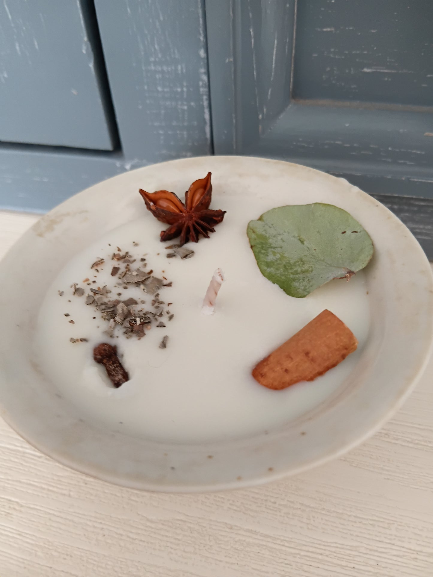 Cedarwood & Frankincense (spiritual clensing candle)