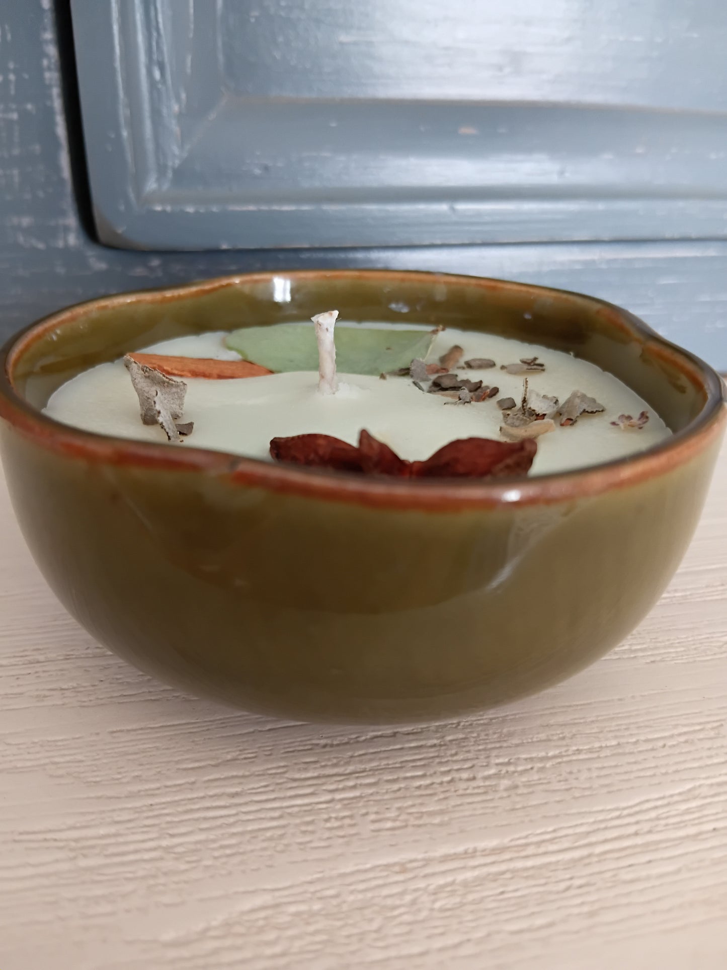 Cedarwood & Frankincense (spiritual clensing candle)