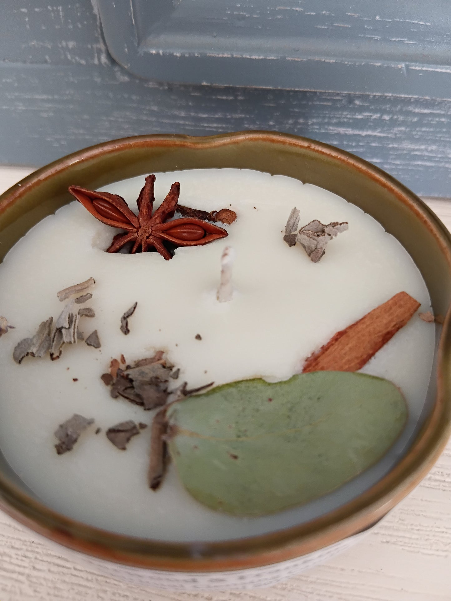 Cedarwood & Frankincense (spiritual clensing candle)