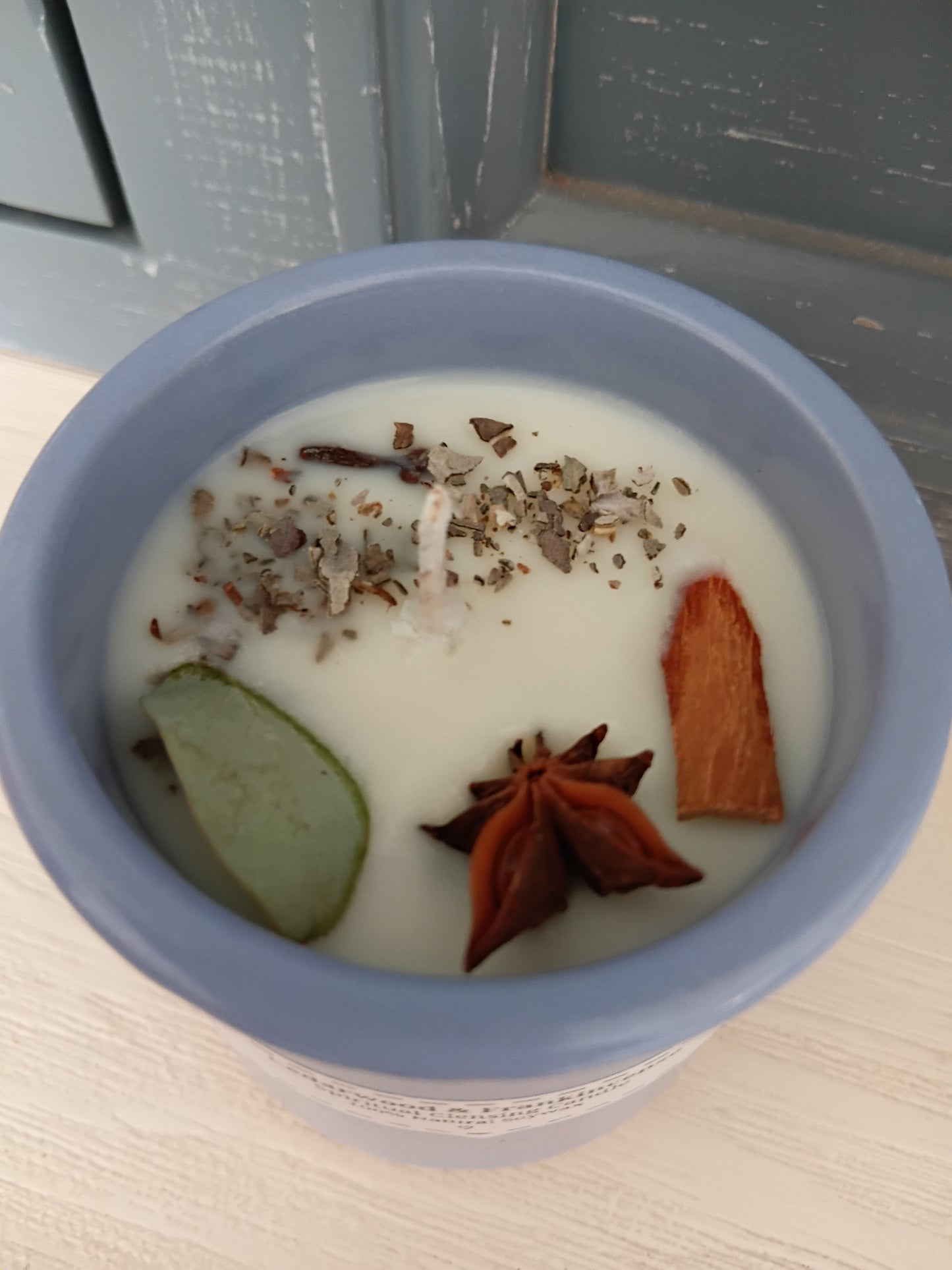 Cedarwood & Frankincense (spiritual clensing candle)