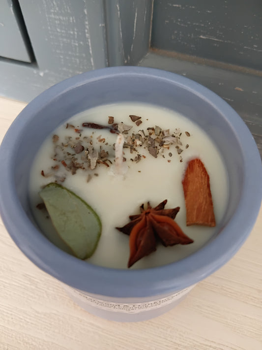 Cedarwood & Frankincense (spiritual clensing candle)